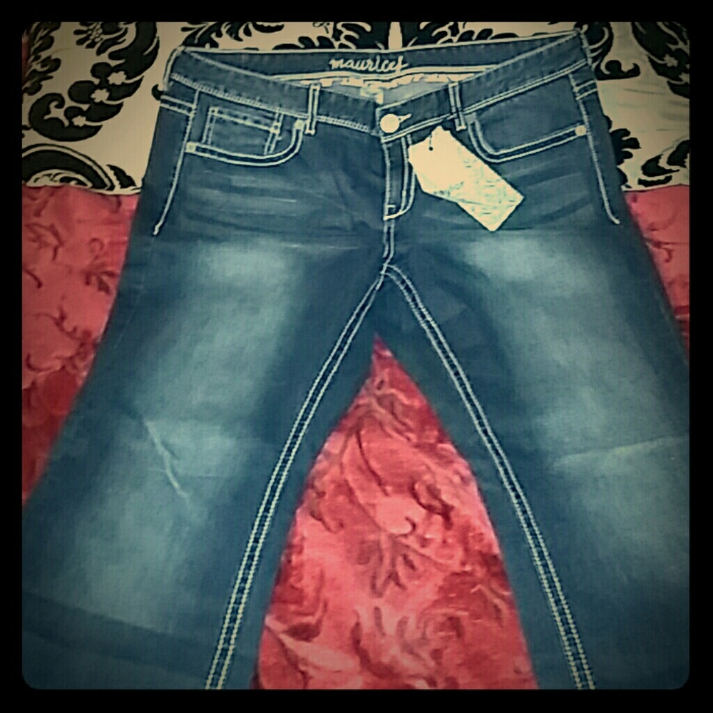 NWT Maurices curvy boot cut jeans.